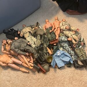 Vintage 1996 G.I. Joe lot, dolls and accessories and more